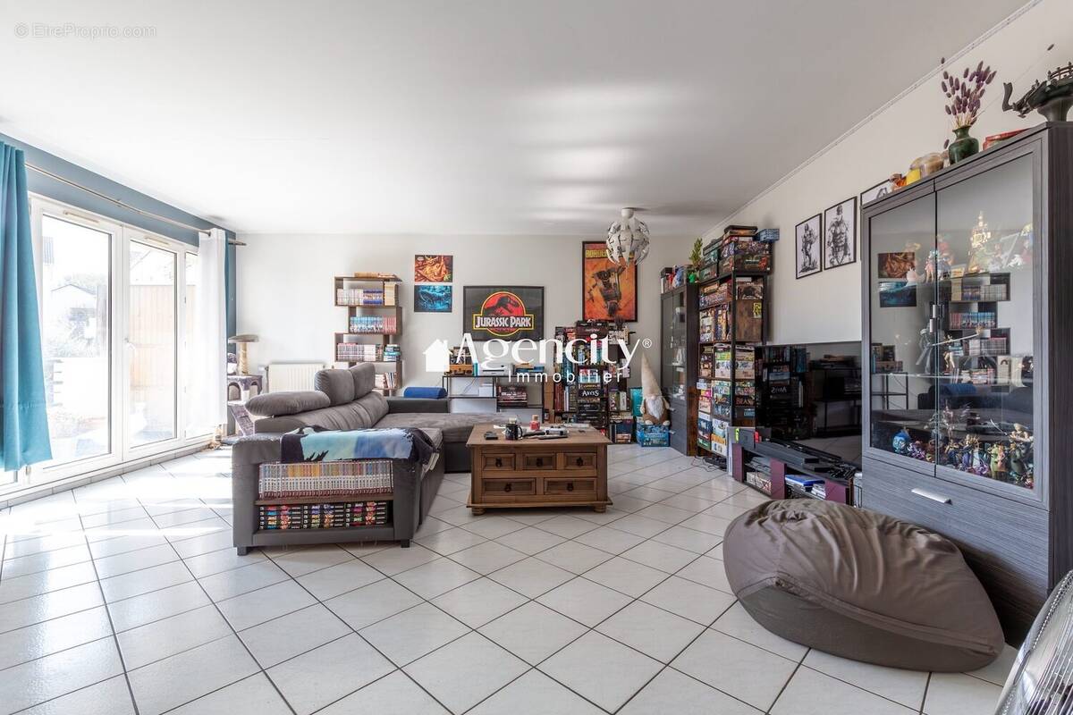 Appartement à TORCY