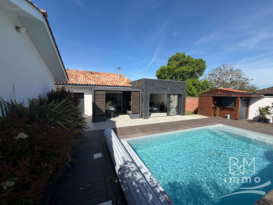 Maison à SAINT-GEOURS-DE-MAREMNE