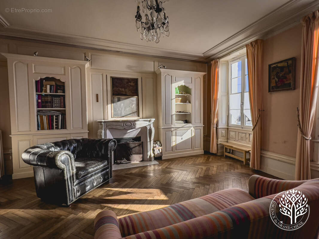 Maison à TONNAY-CHARENTE