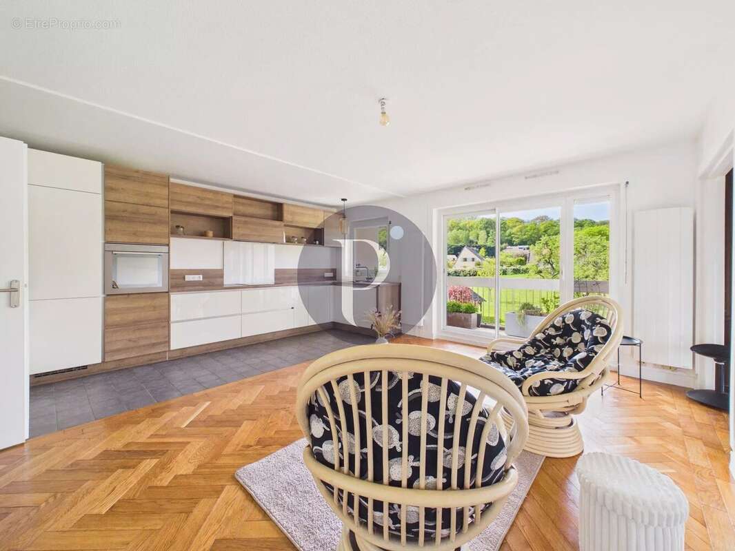 Appartement à VERRIERES-LE-BUISSON