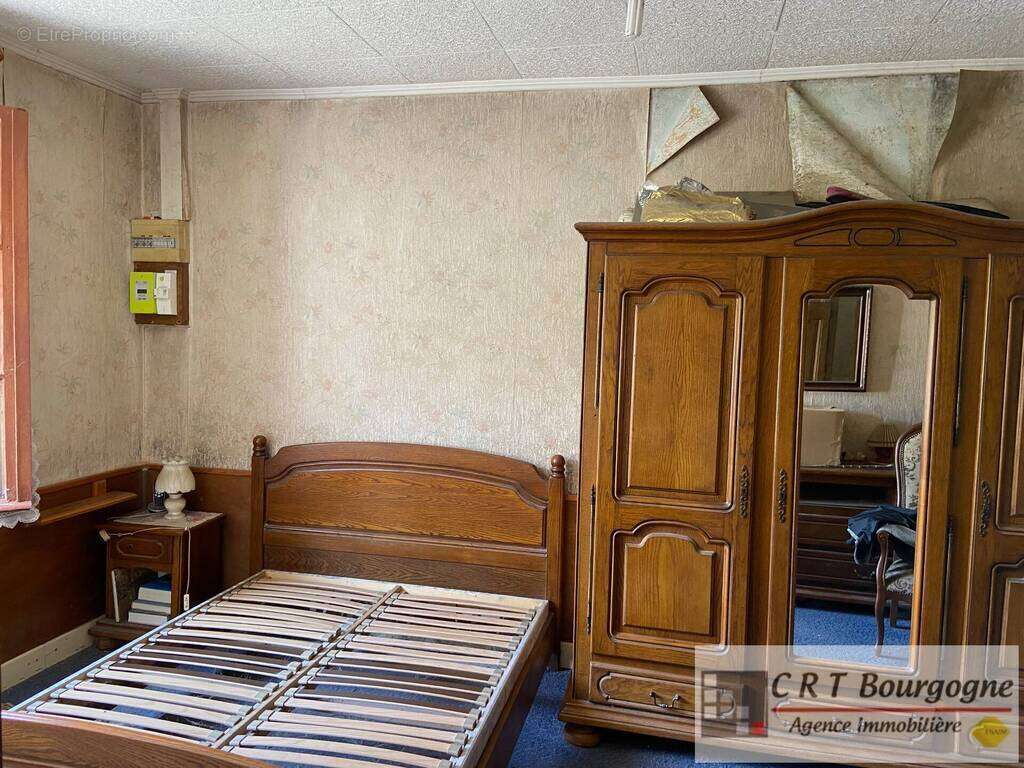 Maison à TOUCY