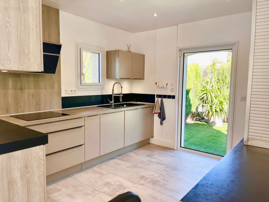 Maison à LES ISSAMBRES