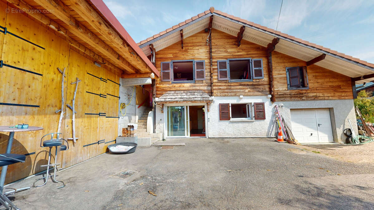 Maison à PERRIGNIER