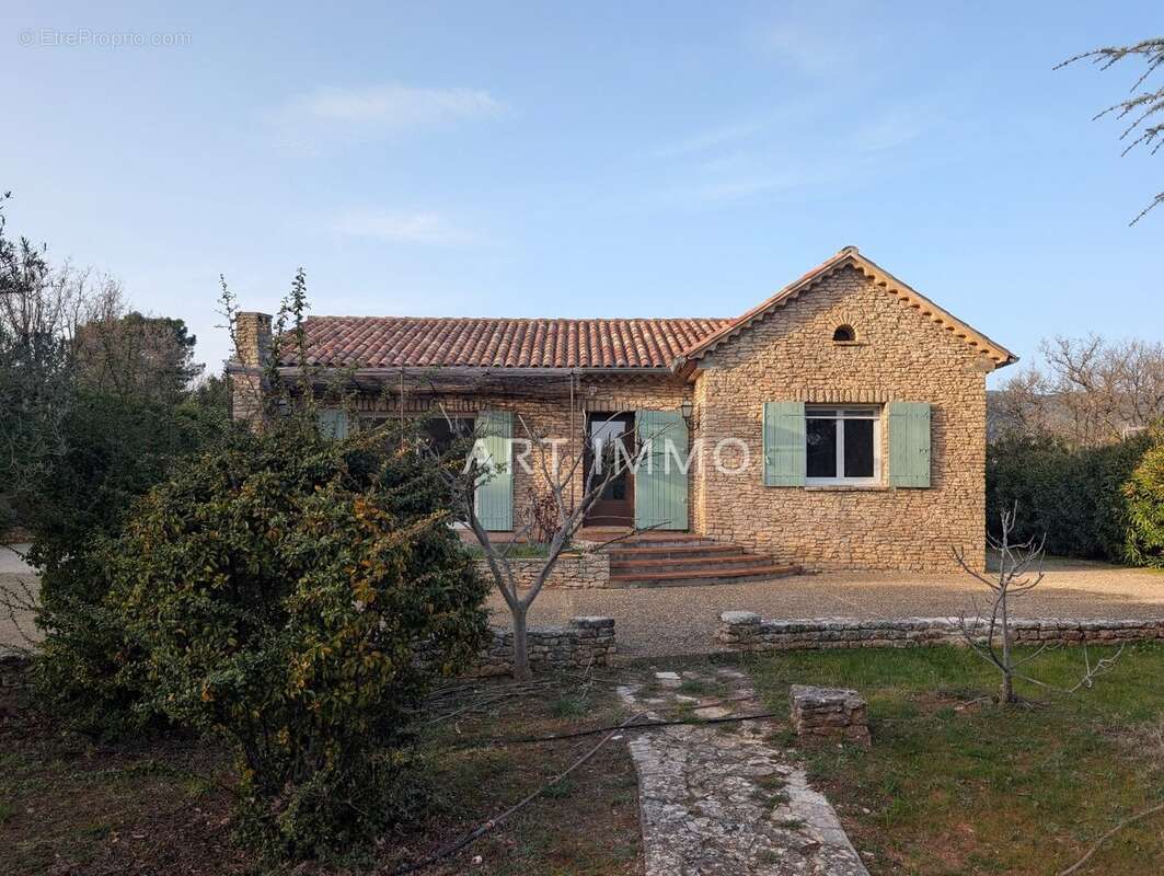 Maison à SAINT-SATURNIN-LES-APT