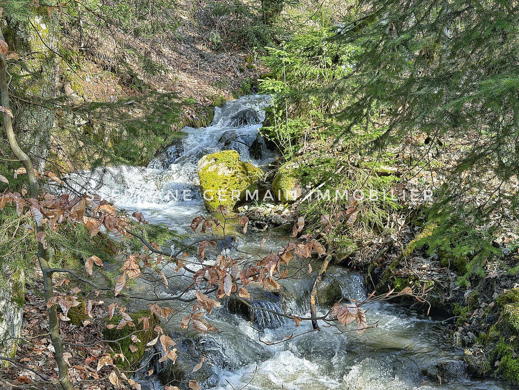 Maison à DEMI-QUARTIER