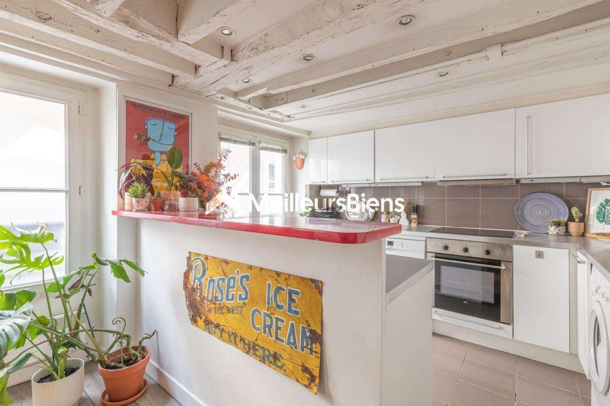 Appartement à PARIS-3E