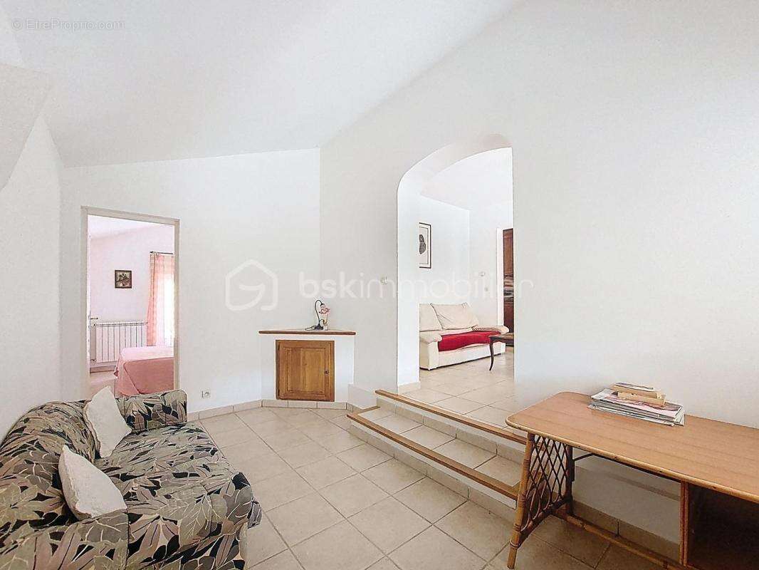 Maison à SIX-FOURS-LES-PLAGES