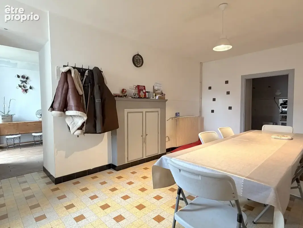Maison plain pied, 150 m2, 3 chambres, dépendances, cave. Terrain clos de 1227 m2 - photo 3