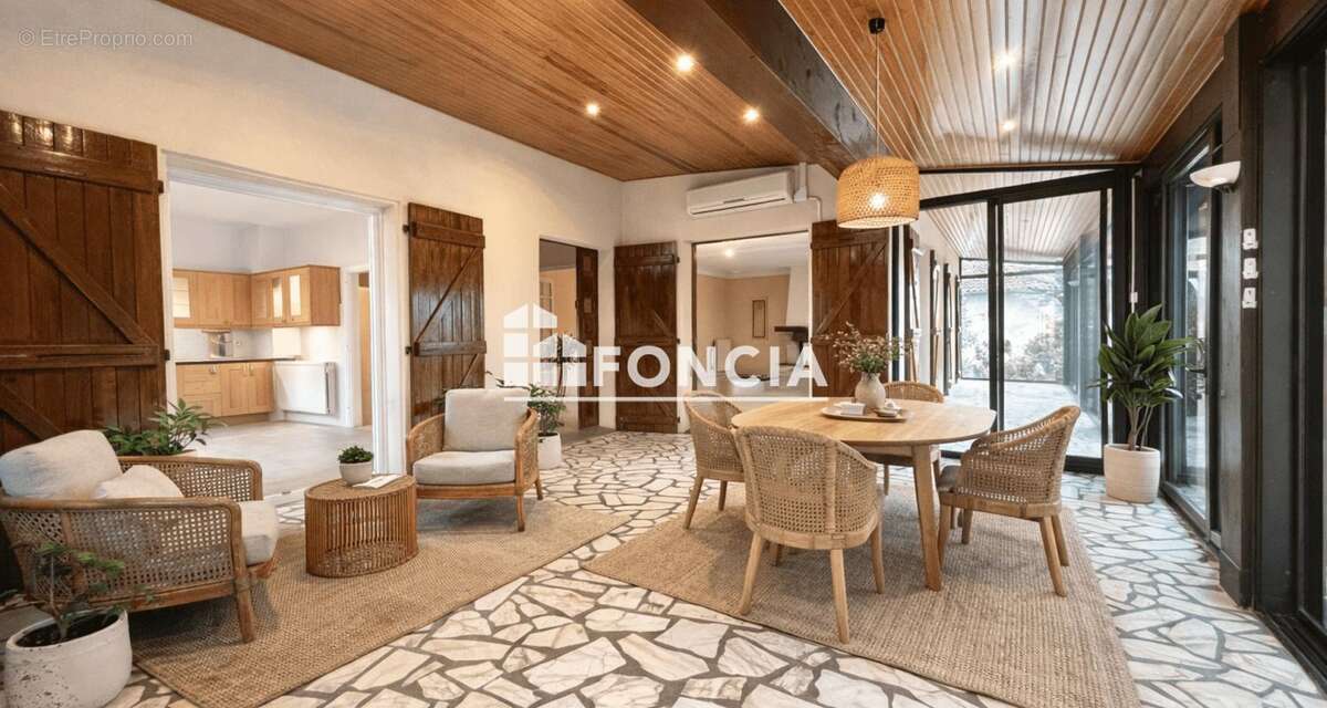 Maison à CASTELGINEST