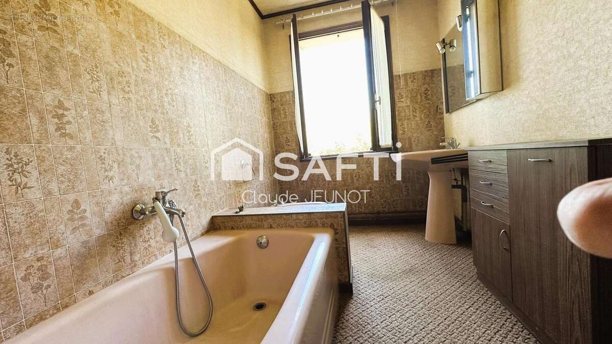 Maison 120 m² à Ambares-Et-Lagrave  - photo 8