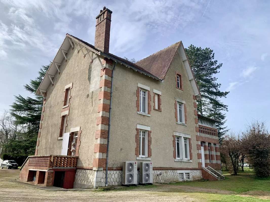 Maison à NEUVY-SAINT-SEPULCHRE