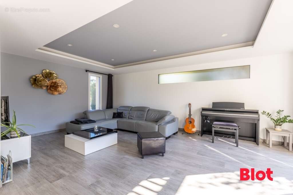 Maison à CHASNE-SUR-ILLET