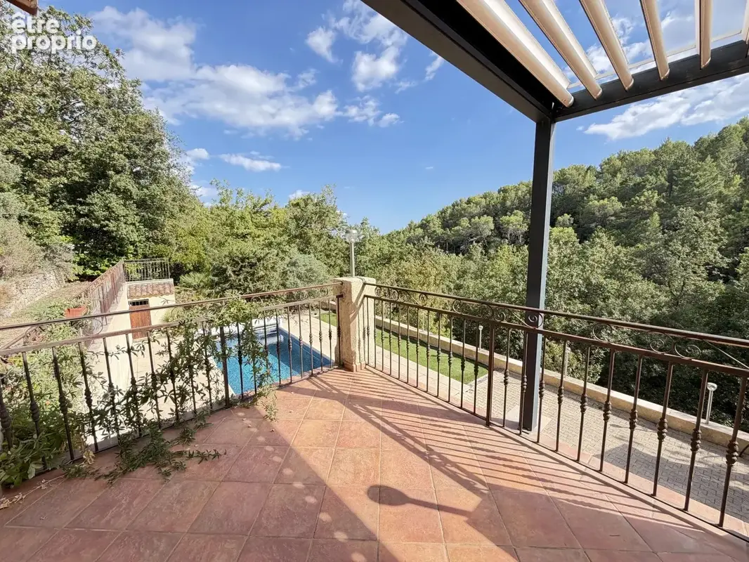 Figanières – calme, beaux volumes et piscine – 430 000 € - photo 12