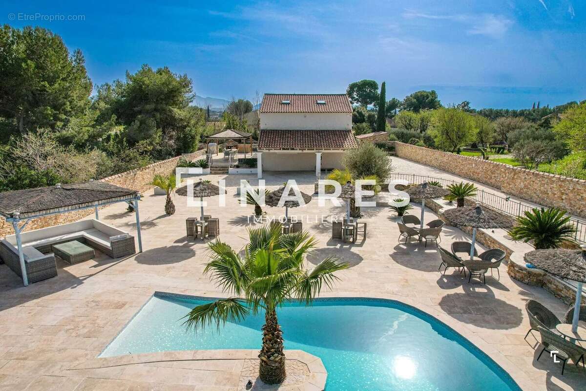 L'IMPRENABLE - Maison T8 de  200m²  + 2 Piscines - Parcelle 1600m² - 13013 Les Médecins - photo 2