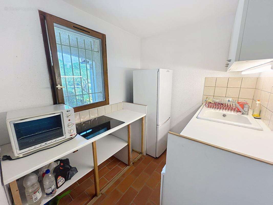 Studio en rez-de-jardin, résidence avec piscine - photo 4