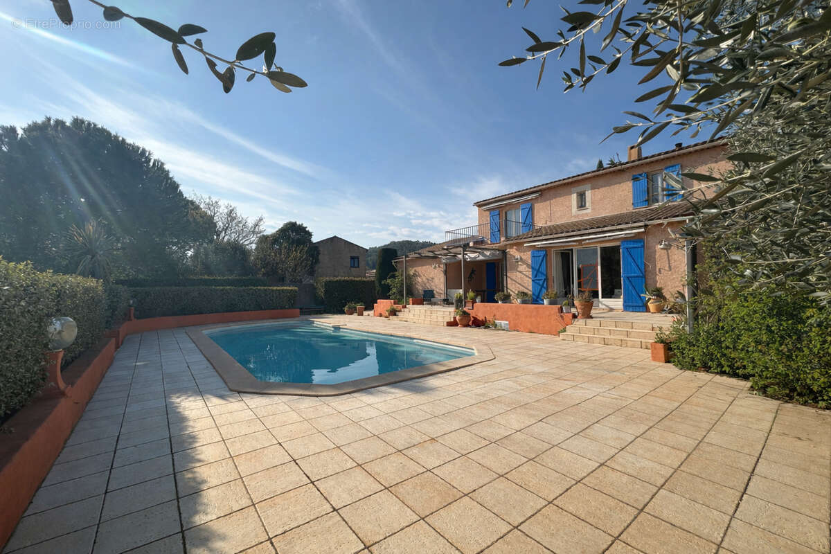 Maison à CARNOULES