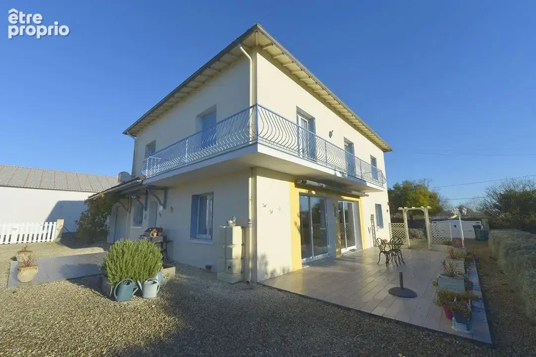 Maison 9 pièces 220 m² à vendre à Meursac (17120) - photo 9