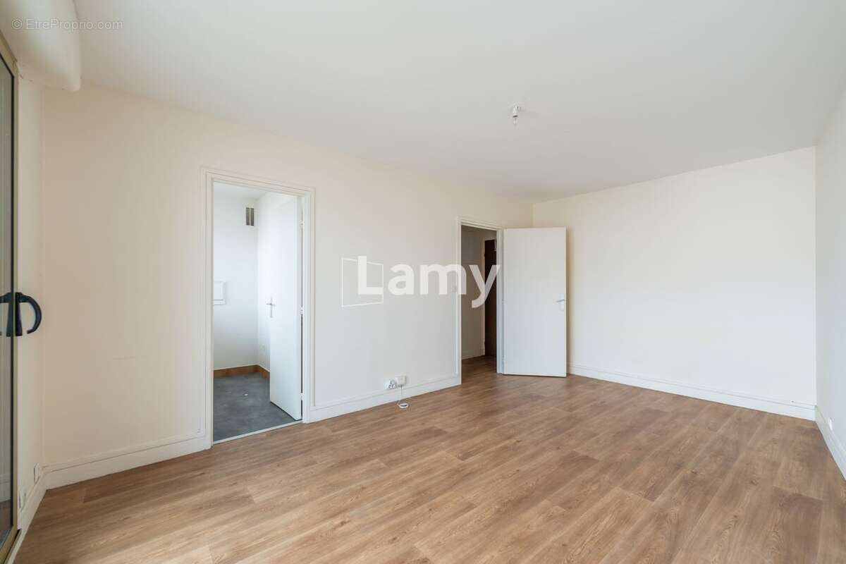 Appartement à BOURG-LA-REINE