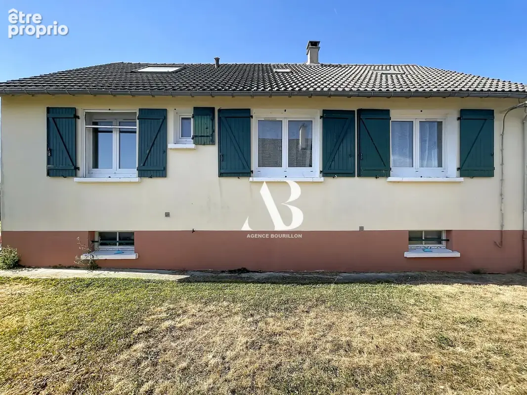Maison à CLOS-FONTAINE