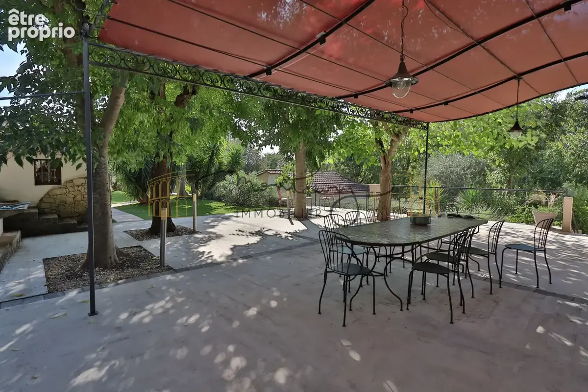 Nîmes   quartier la gazelle   propriété de charme avec piscine et mazet d'amis - photo 2