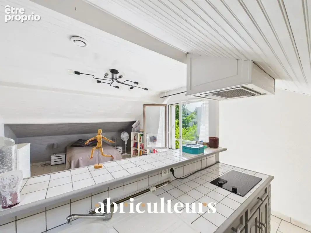 Clamart : Maison familiale lumineuse, 4 chambres, jardin, dépendance et fort potentiel - photo 17