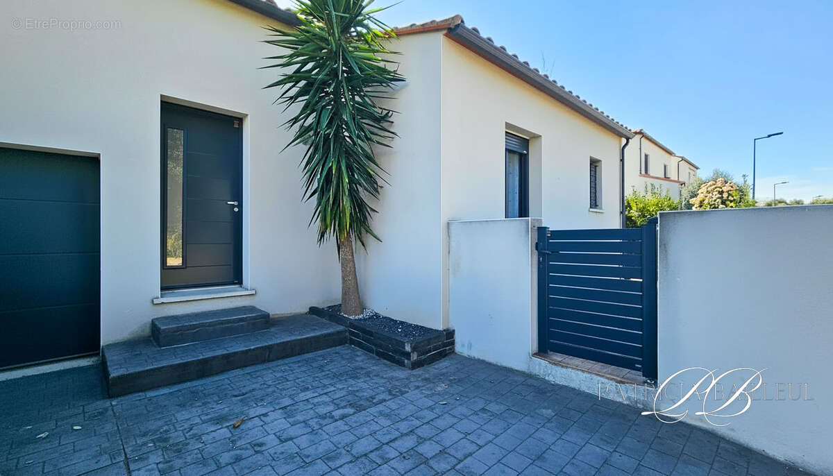 Maison à PEYRESTORTES