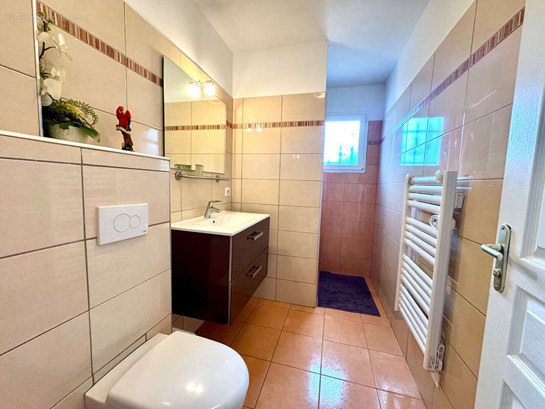 Maison à SAINT-CYR-SUR-MER