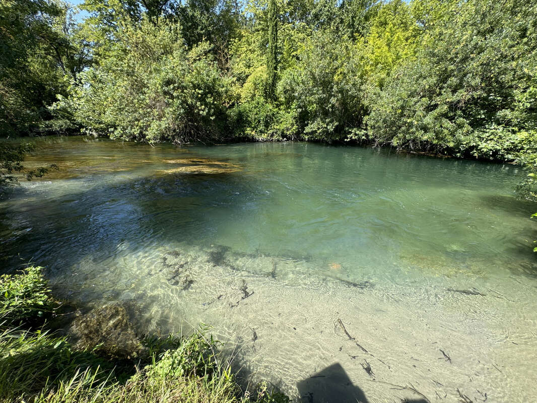 Proche de l'isle sur la sorgue, une propriété au fil de l'eau - photo 4