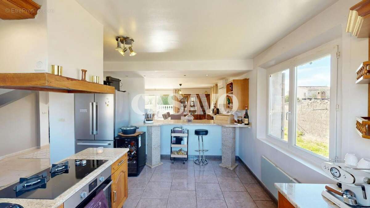 Vente Maison 10 pièces de 231m² - 84300 Taillades - photo 9