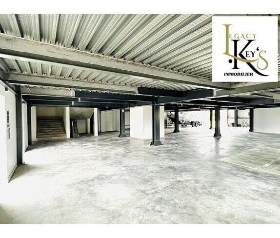 Commerce 1650 m² à La Rochelle  - photo 6