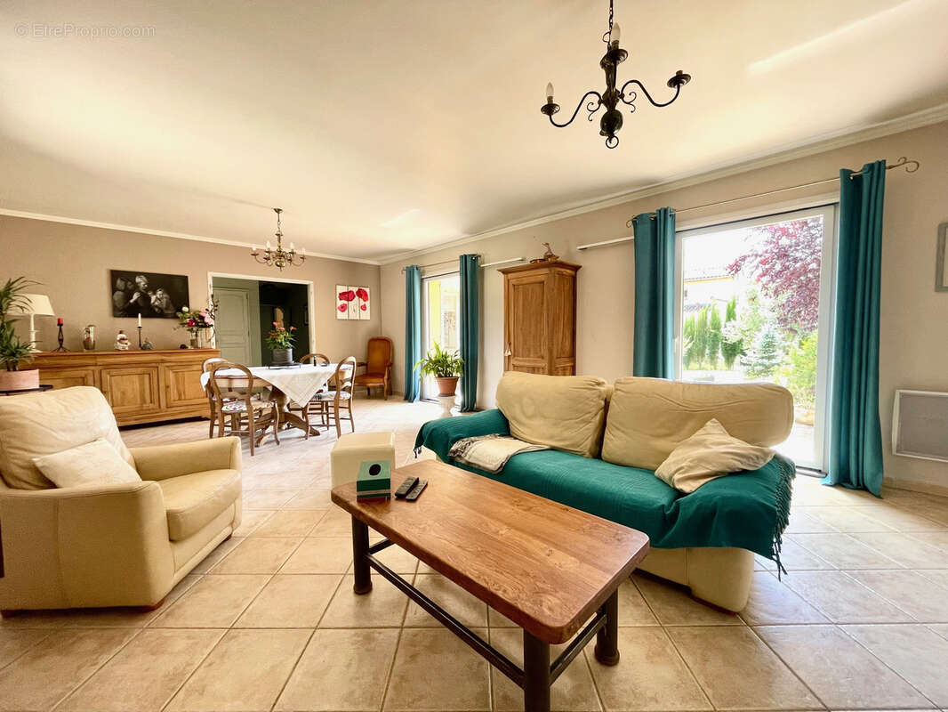 Maison à VAISON-LA-ROMAINE