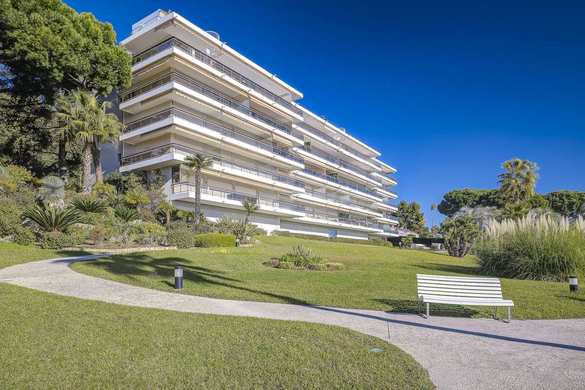 Appartement à VALLAURIS