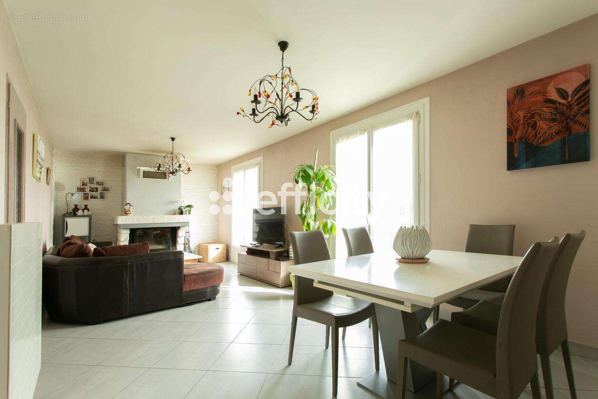 Maison à BOUAYE