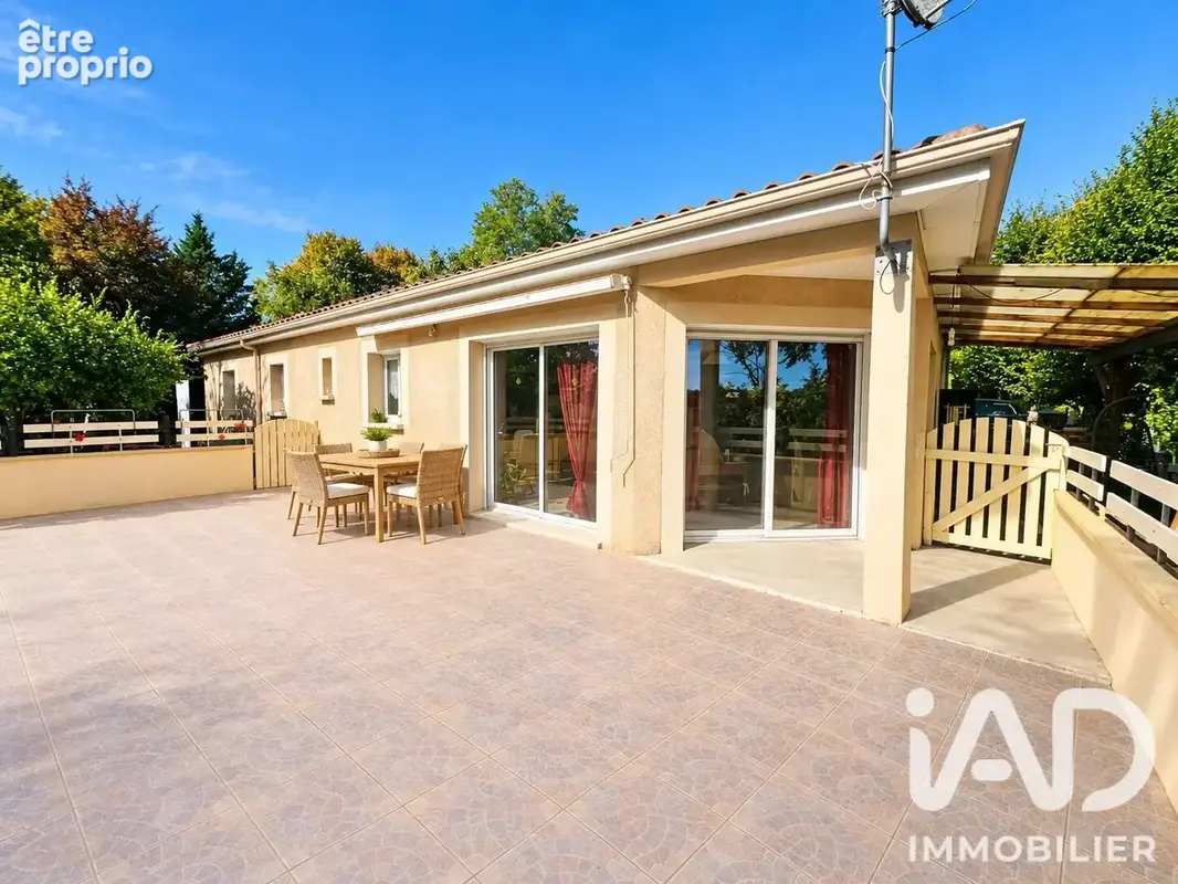 Photo 1 - Maison à VARENNES