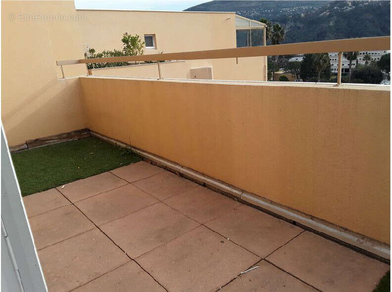 Appartement à CARROS