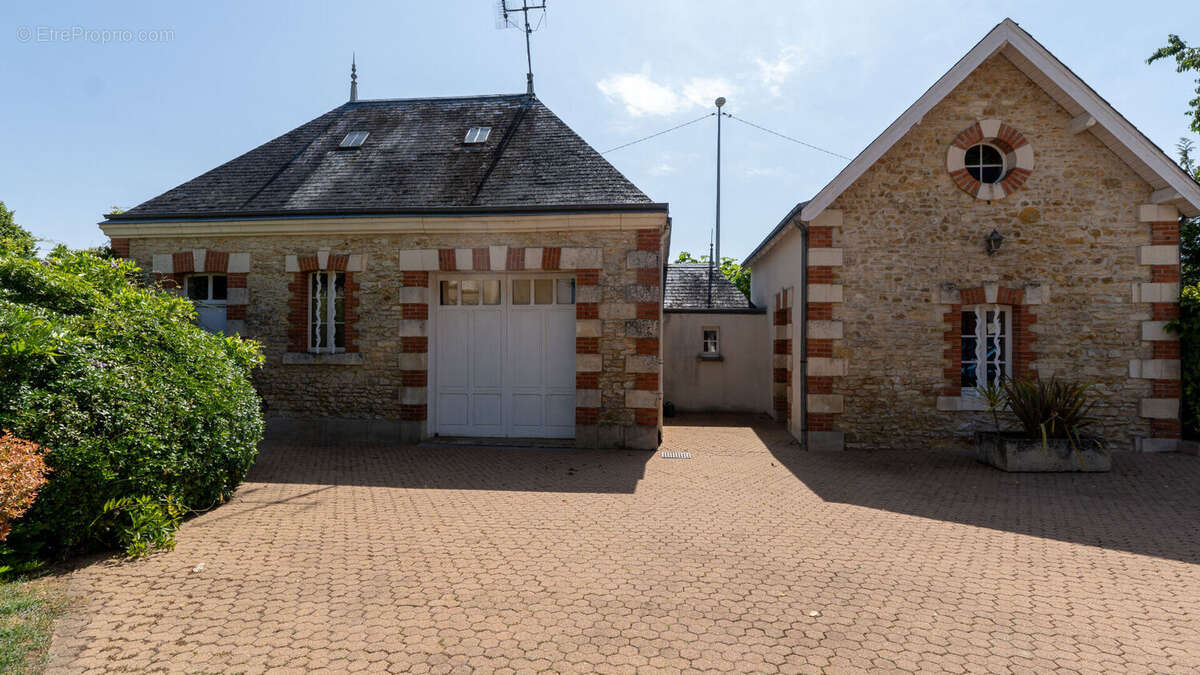Maison 325m² à civray - photo 18