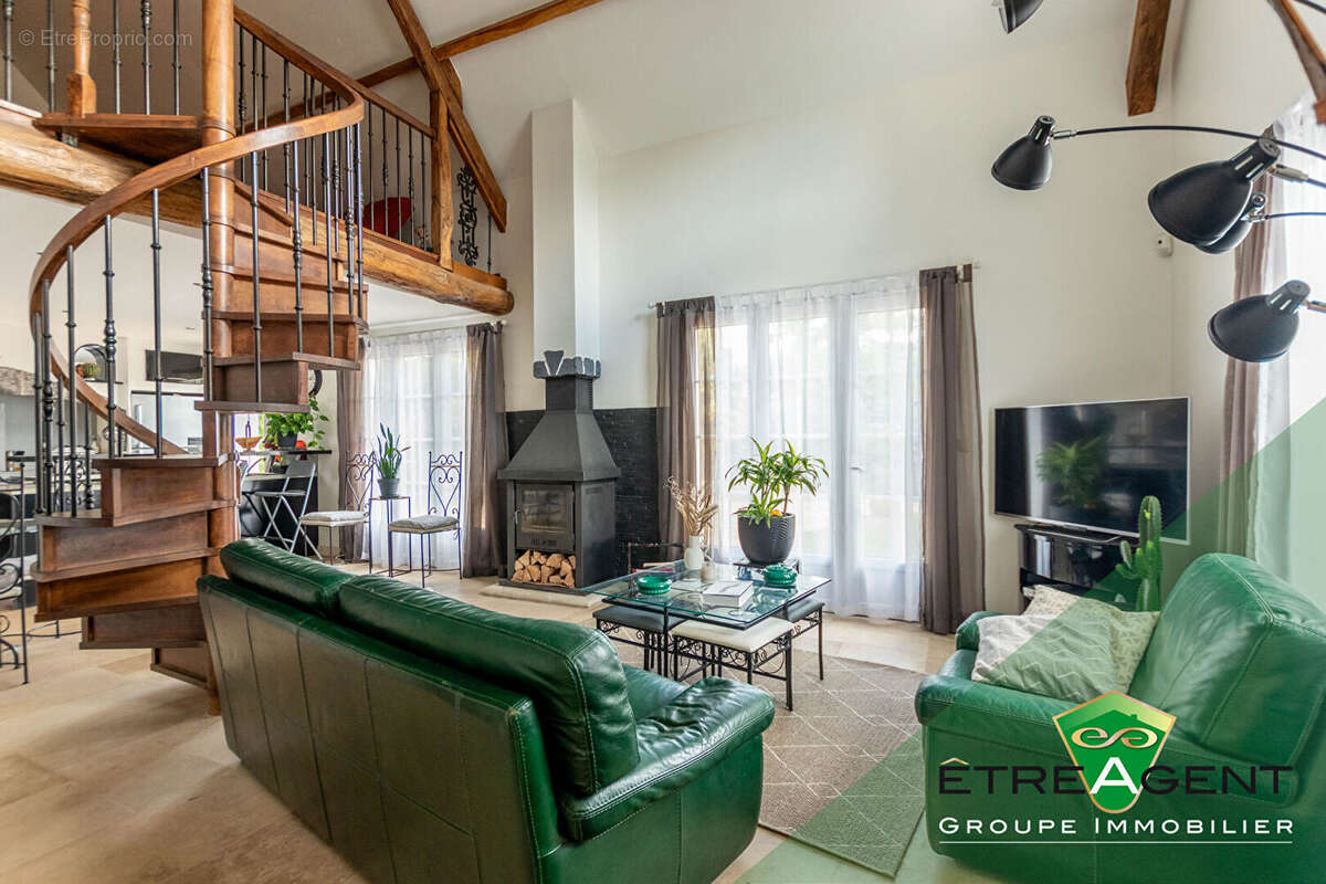 Maison à VERNEUIL-SUR-SEINE