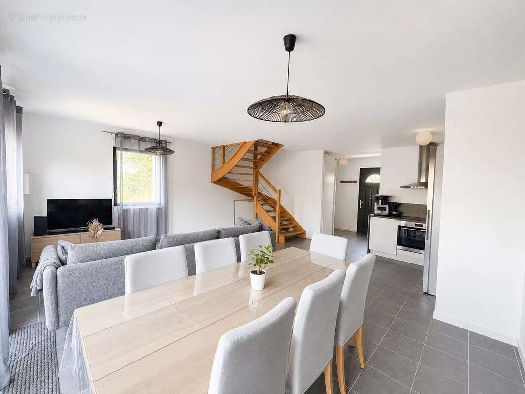 Appartement à BOUAYE
