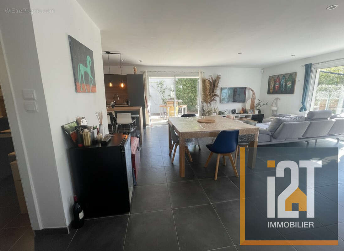 Maison à BELLEGARDE