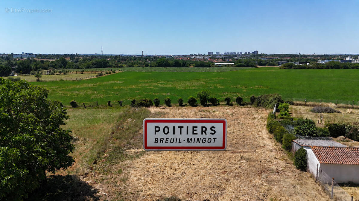 Terrain à POITIERS