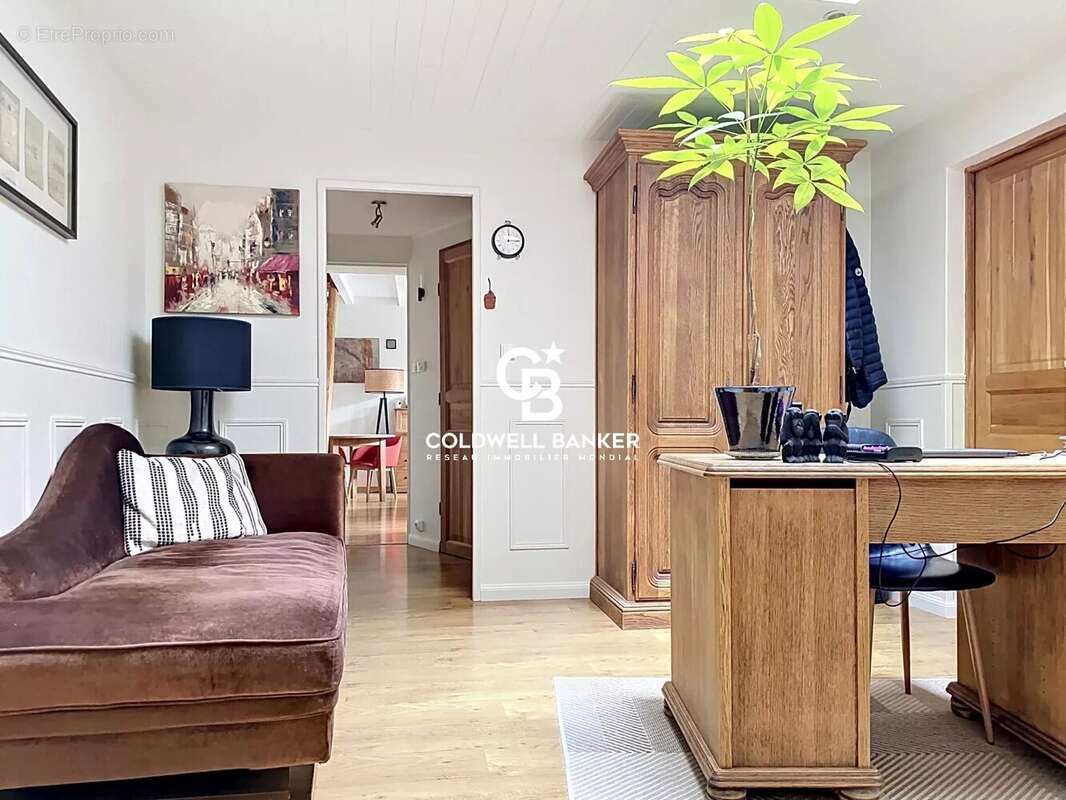 Maison familiale de belles prestations avec jardin et piscine à Aumagne - photo 17