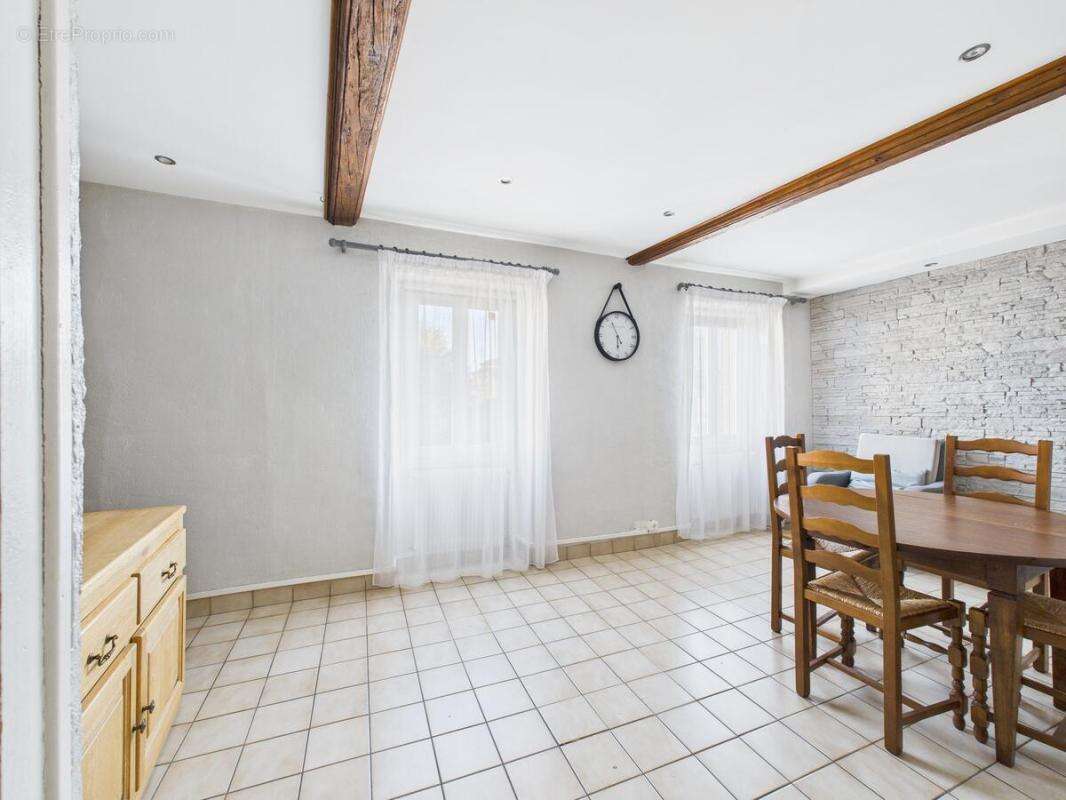 Maison à VOLVIC