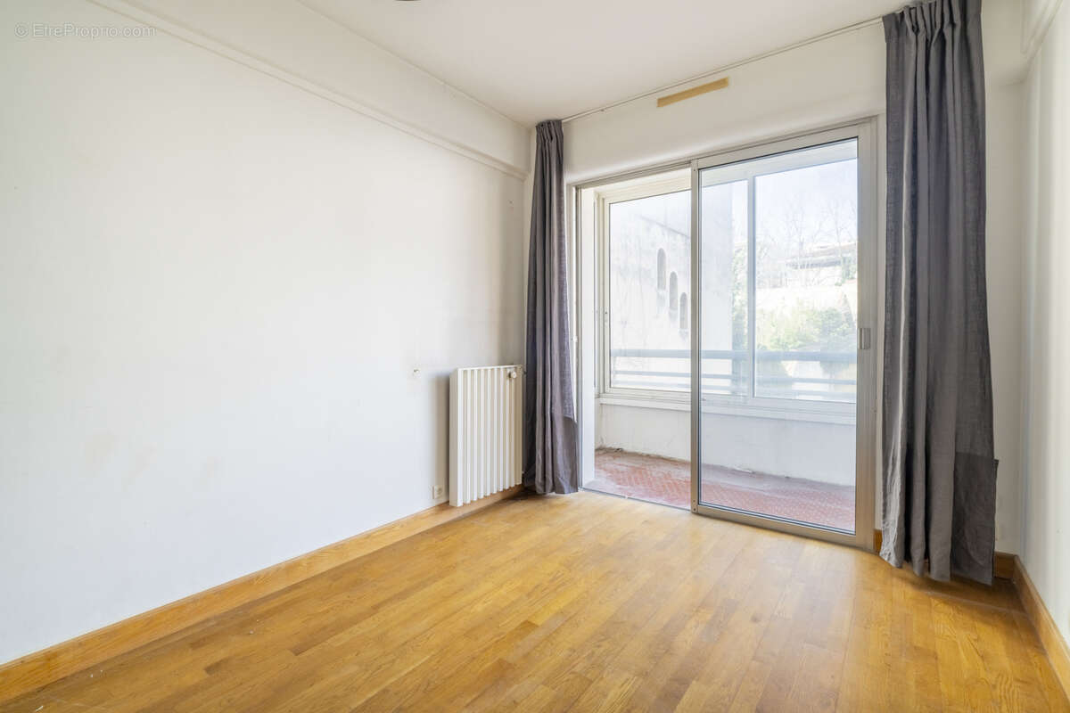 Appartement à MARSEILLE-5E