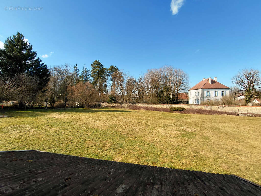 Maison à PIERREFONTAINE-LES-VARANS