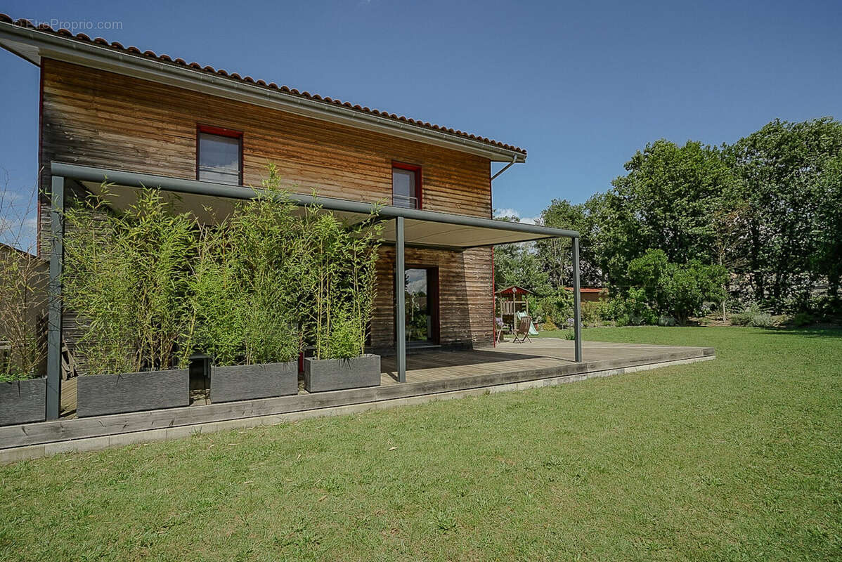 Maison à SALLES