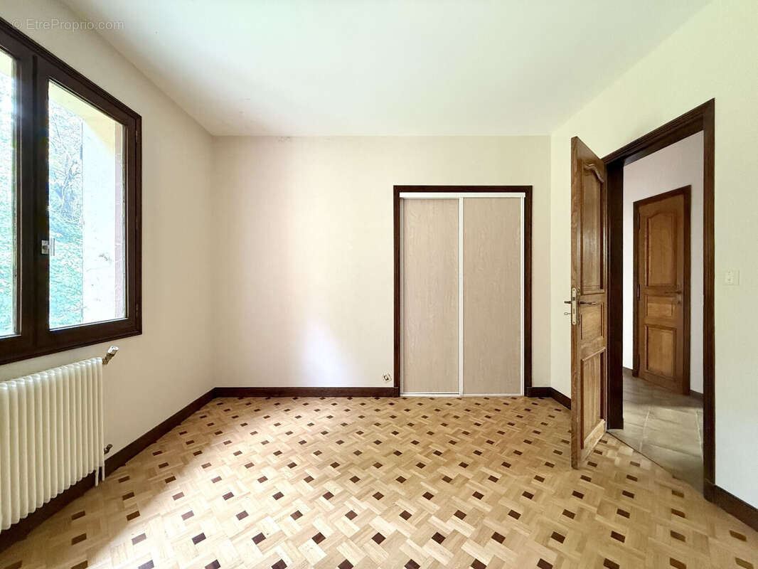 Maison 180 m² à Orleat  - photo 3