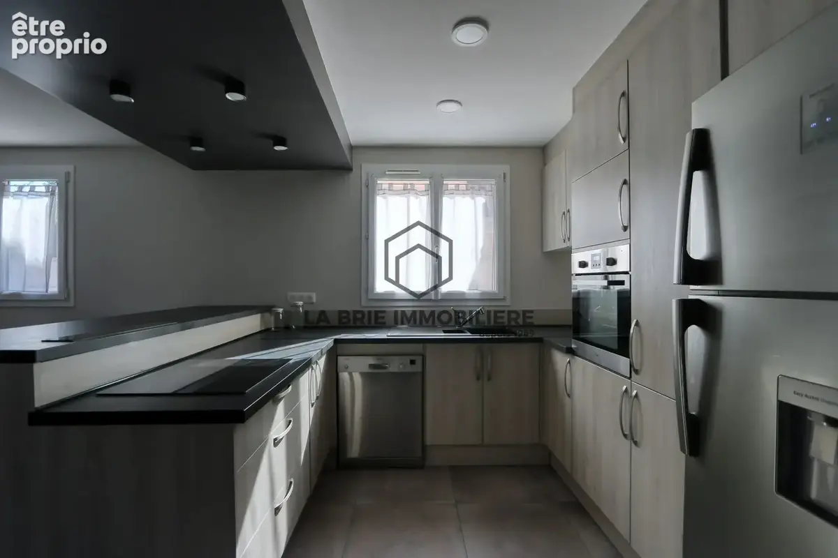 Maison 7 pièces 142 m² à vendre à Mandres-Les-Roses (94520) - photo 6