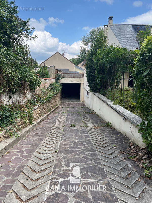 Maison à BUC