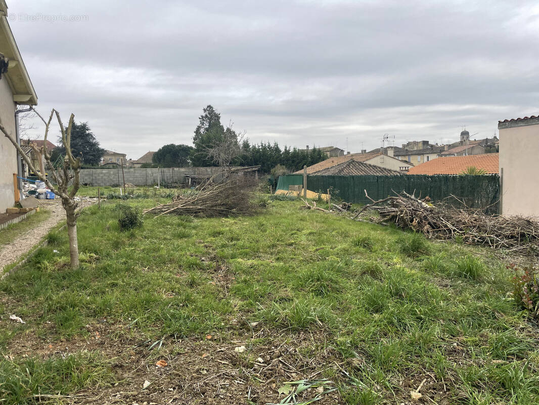 Terrain à CASTILLON-LA-BATAILLE