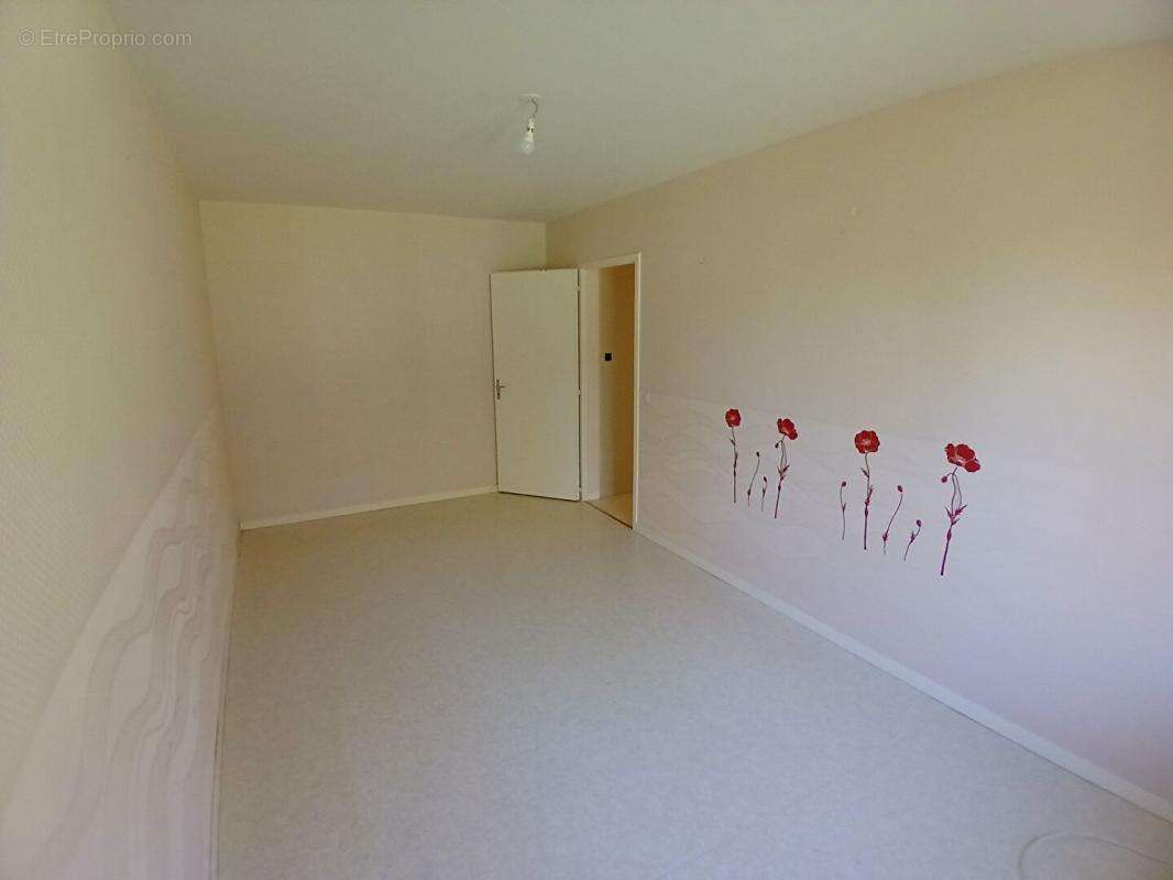 Maison à COURDEMANCHE